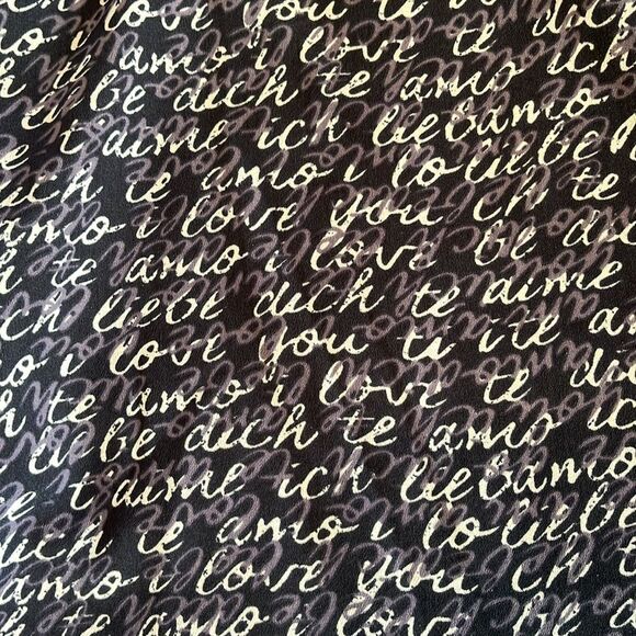 Cabi Te Amo print Blouse Size S Gently used Navy/white - Picture 7 of 7